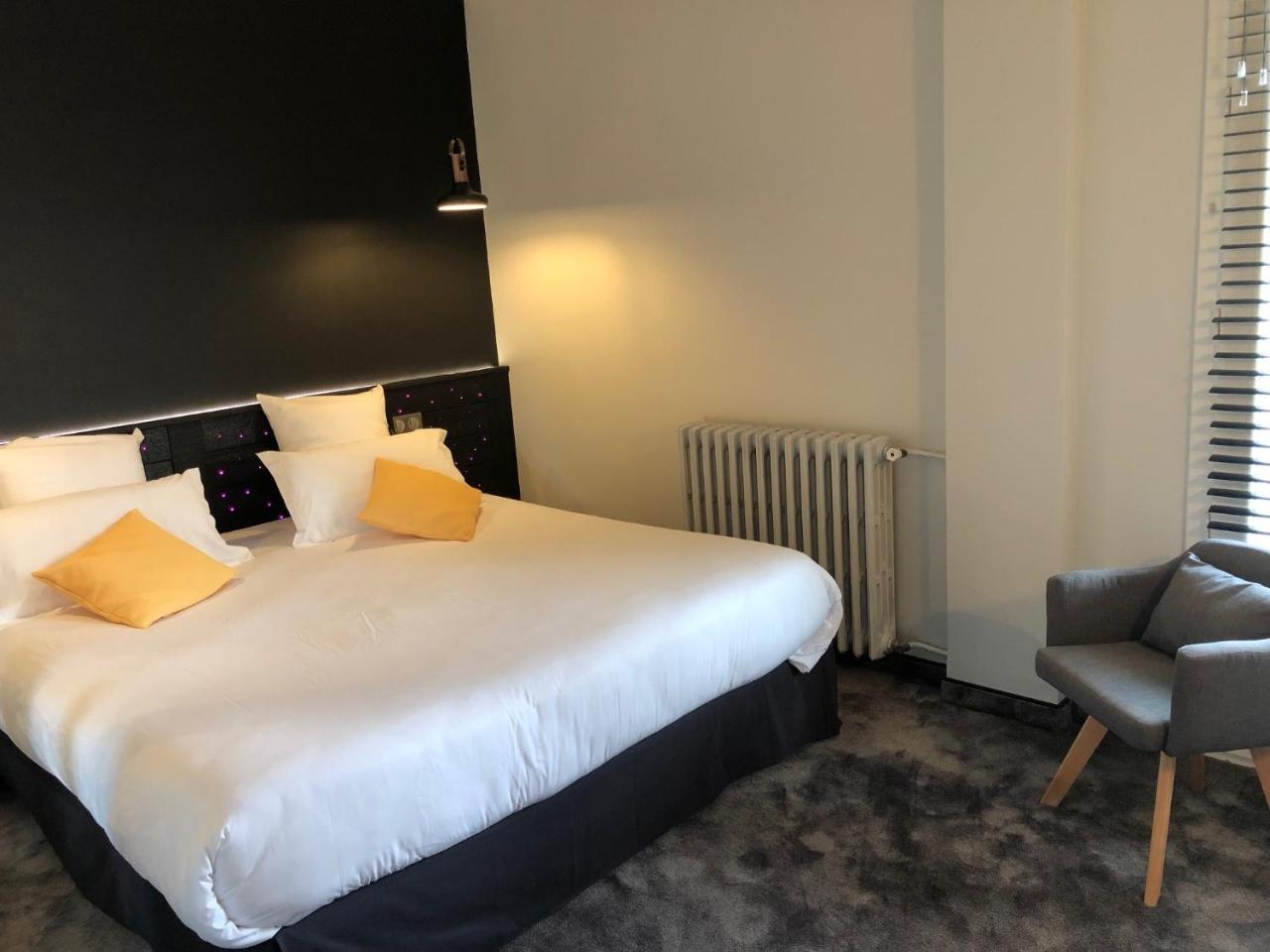Logis Hotel Et Spa Chez Camillou Aumont-Aubrac Exteriör bild